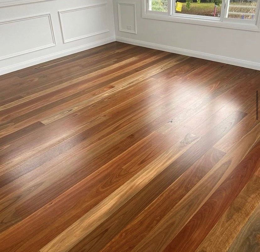 Photo of spotted gum flooring | Featured image for Gallery.
